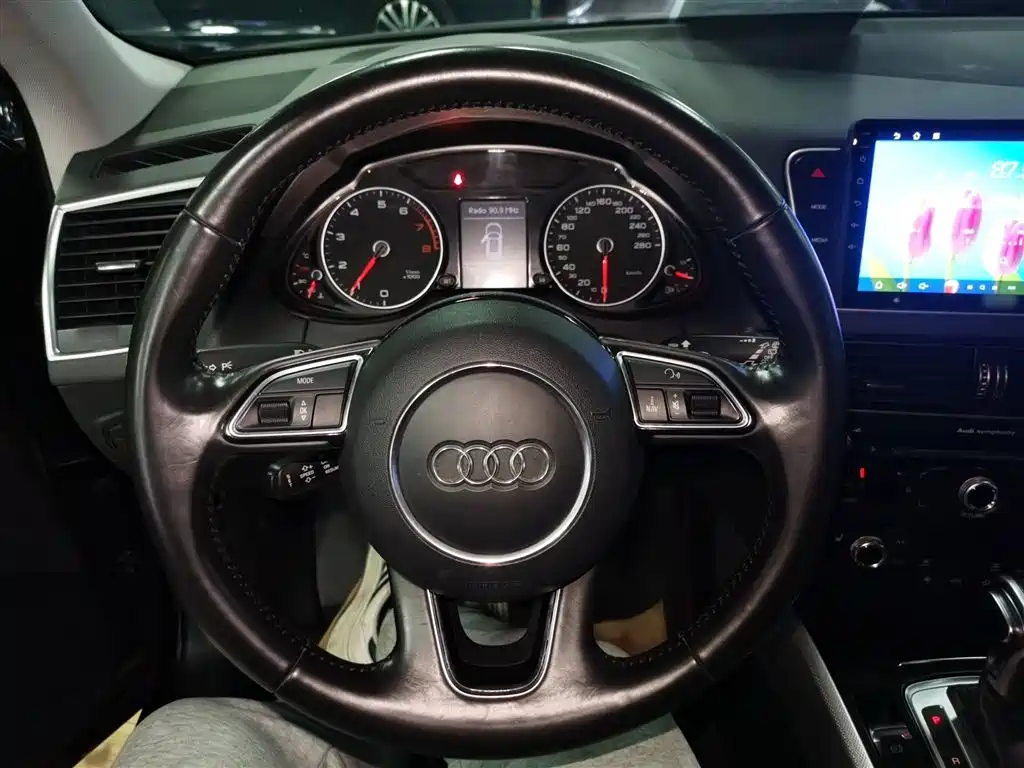 Audi Q5 2016 40 TFSI Technology Model фото 3