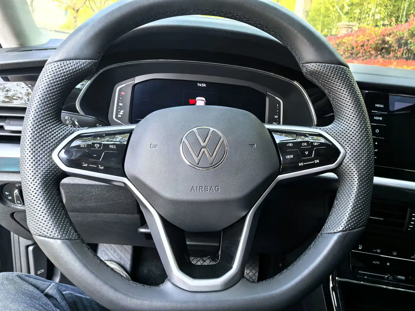 Фото 10 - Volkswagen Passat