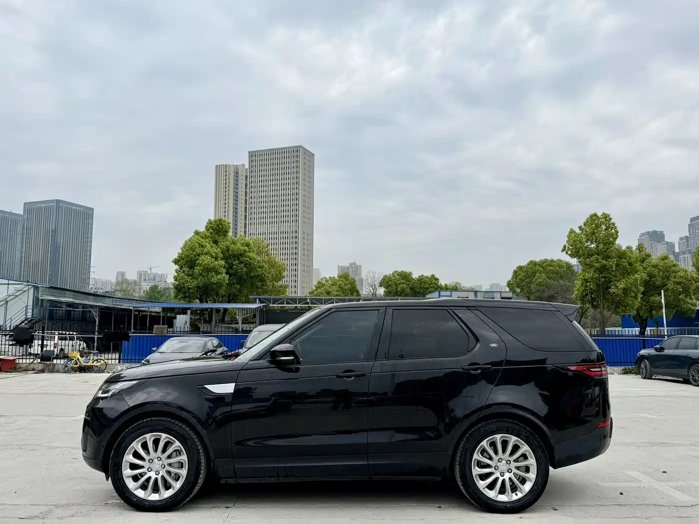Land Rover Discovery 2020 3.0 SC V6 SE фото 5