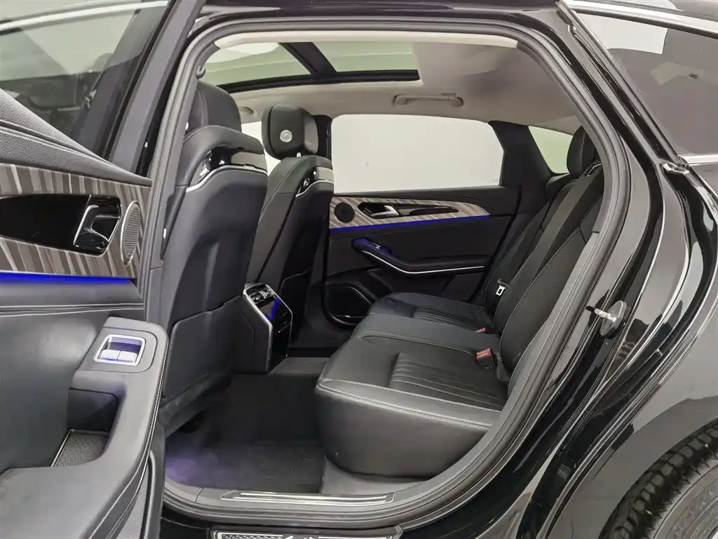 Hongqi H9 2023 Model 2.0T Smart Connect Flagship Edition фото 15
