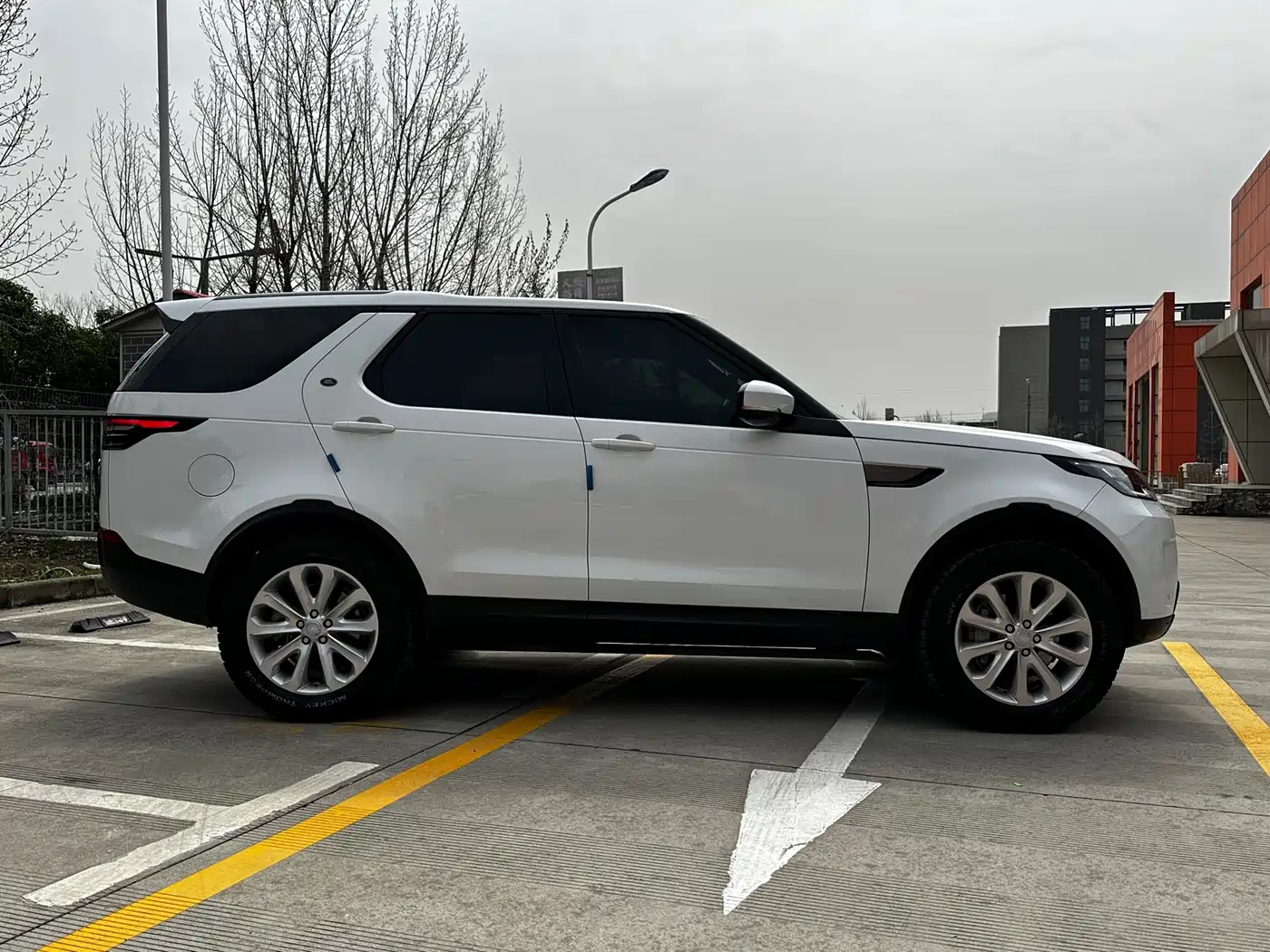 Фото 4 - Land Rover Discovery