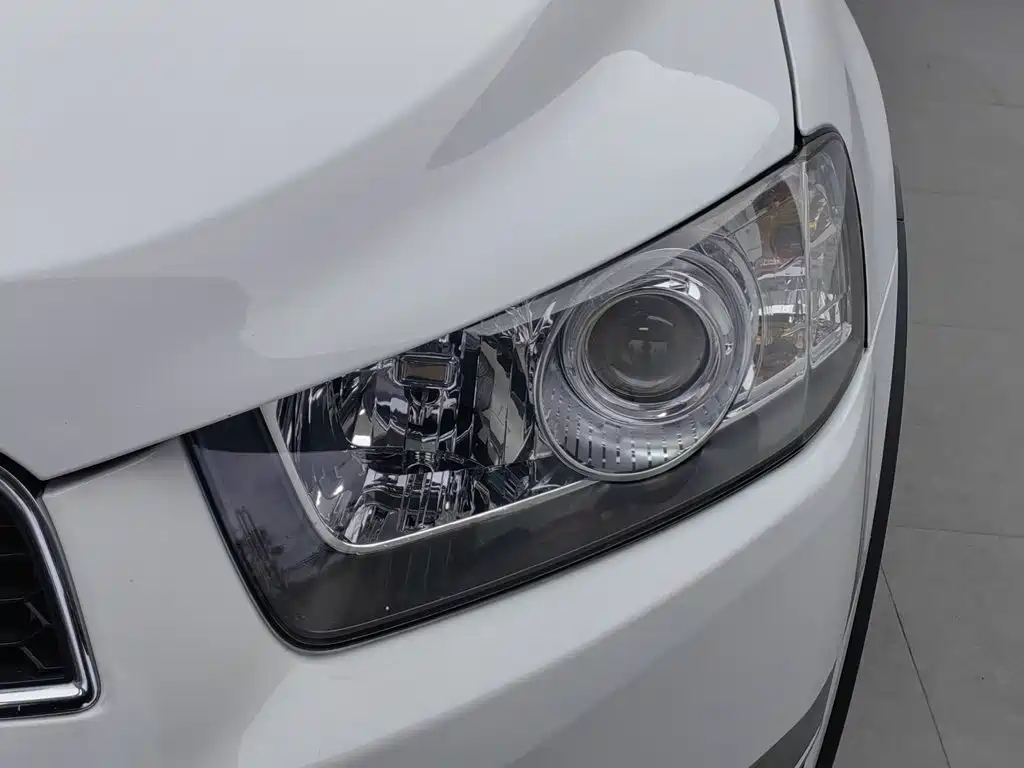 Chevrolet Captiva 2012 2012 Model 2.4L 2WD Urban Edition 5-Seater