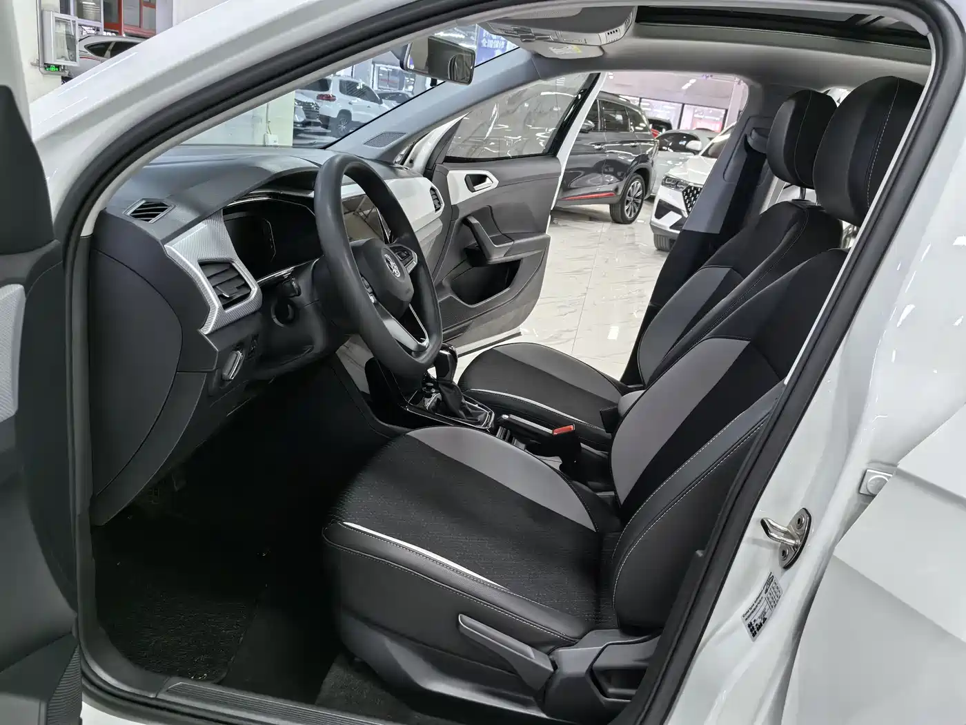 Volkswagen Tanying 2021 1.5L Automatic Smart Connect Edition фото 7