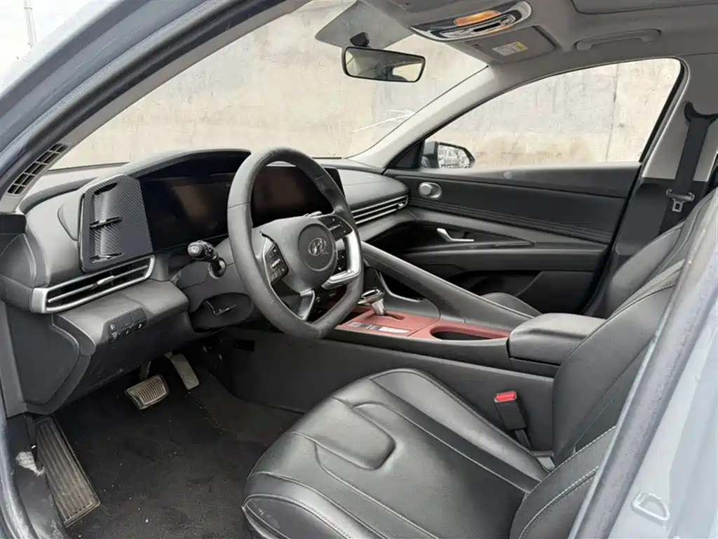 Hyundai Elantra 2021 1.5L CVT GLX Elite Edition фото 15