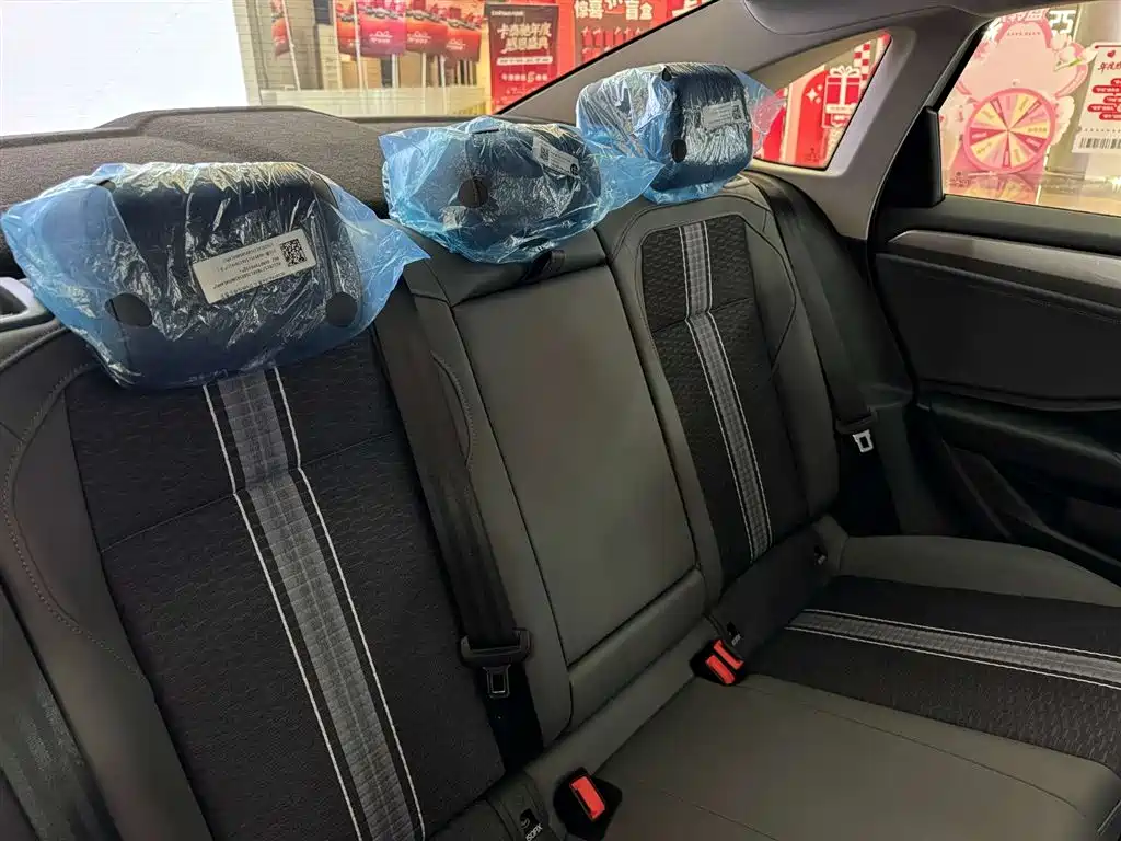 Volkswagen Sagitar 2025 Model Year Facelift 300TSI DSG Soaring Edition фото 20