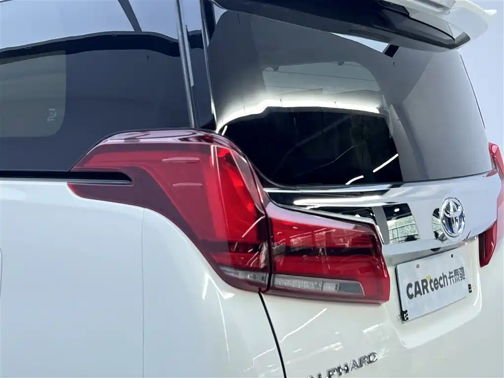 Toyota Alphard 2021 Hybrid 2.5L Luxury фото 19