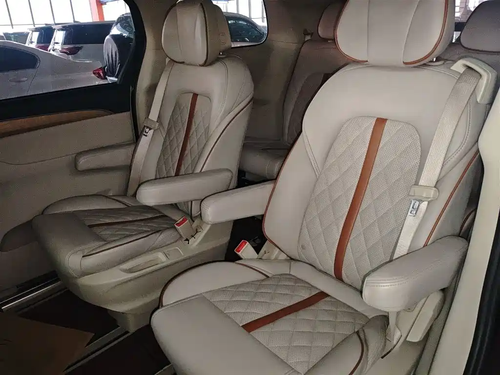 Buick GL8 2017 ES 28T Comfort Type China V фото 17