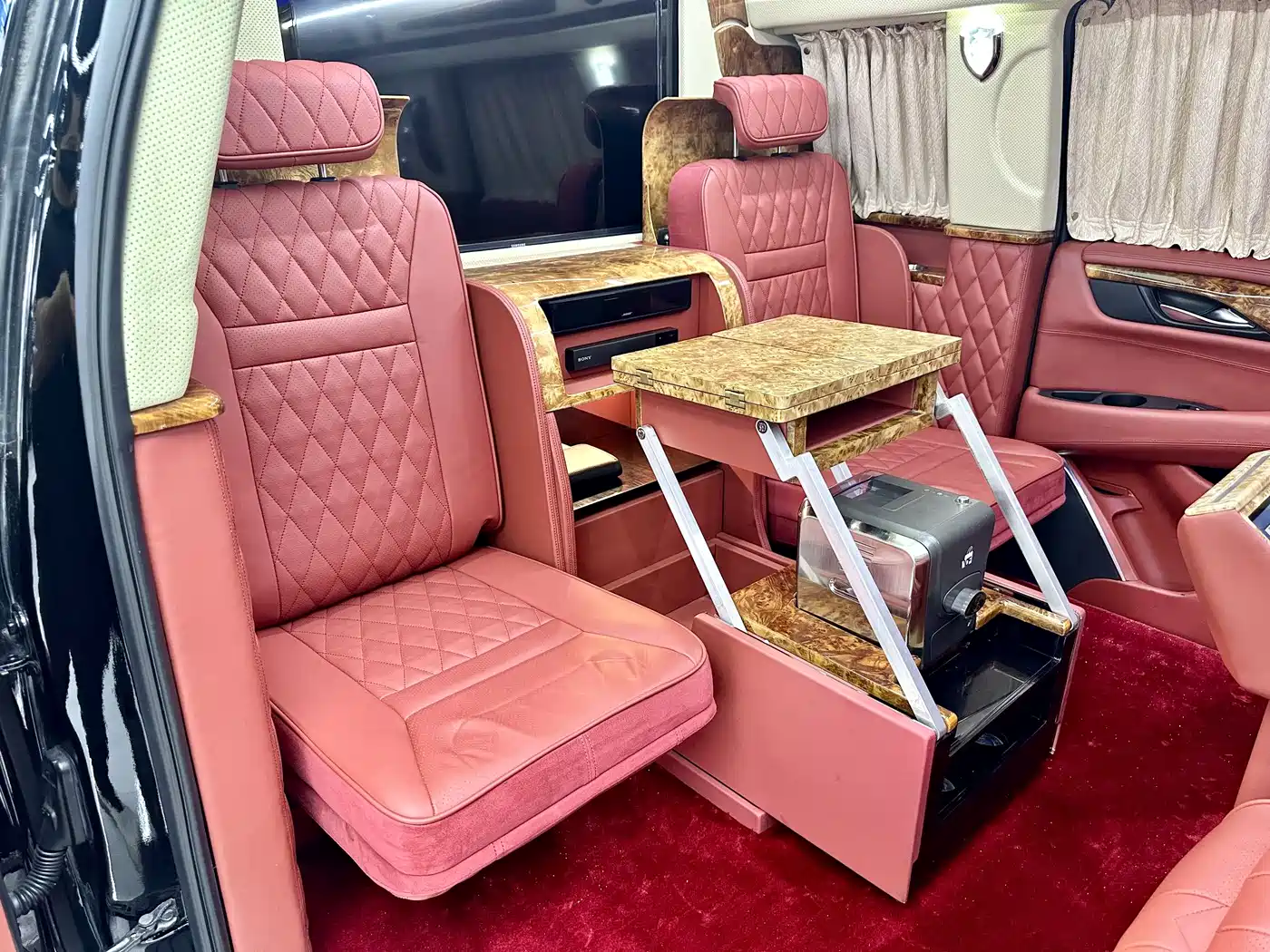 Фото 9 - Cadillac Escalade