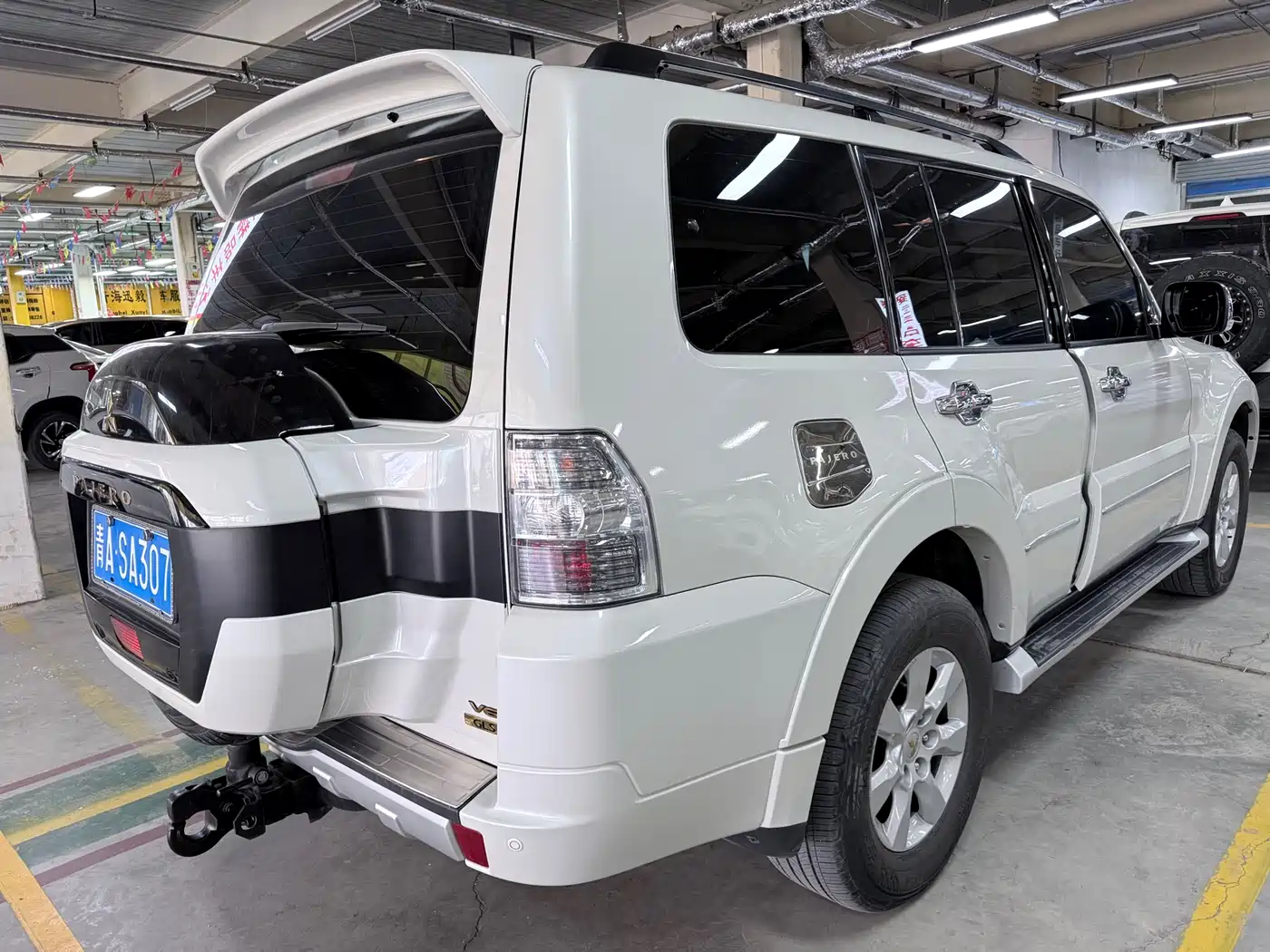 Mitsubishi Pajero (Import) 2020 3.0L Automatic Standard Edition фото 17