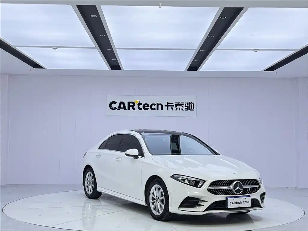 Mercedes-Benz A-Class 2020 A 200 L Sport Sedan фото 2