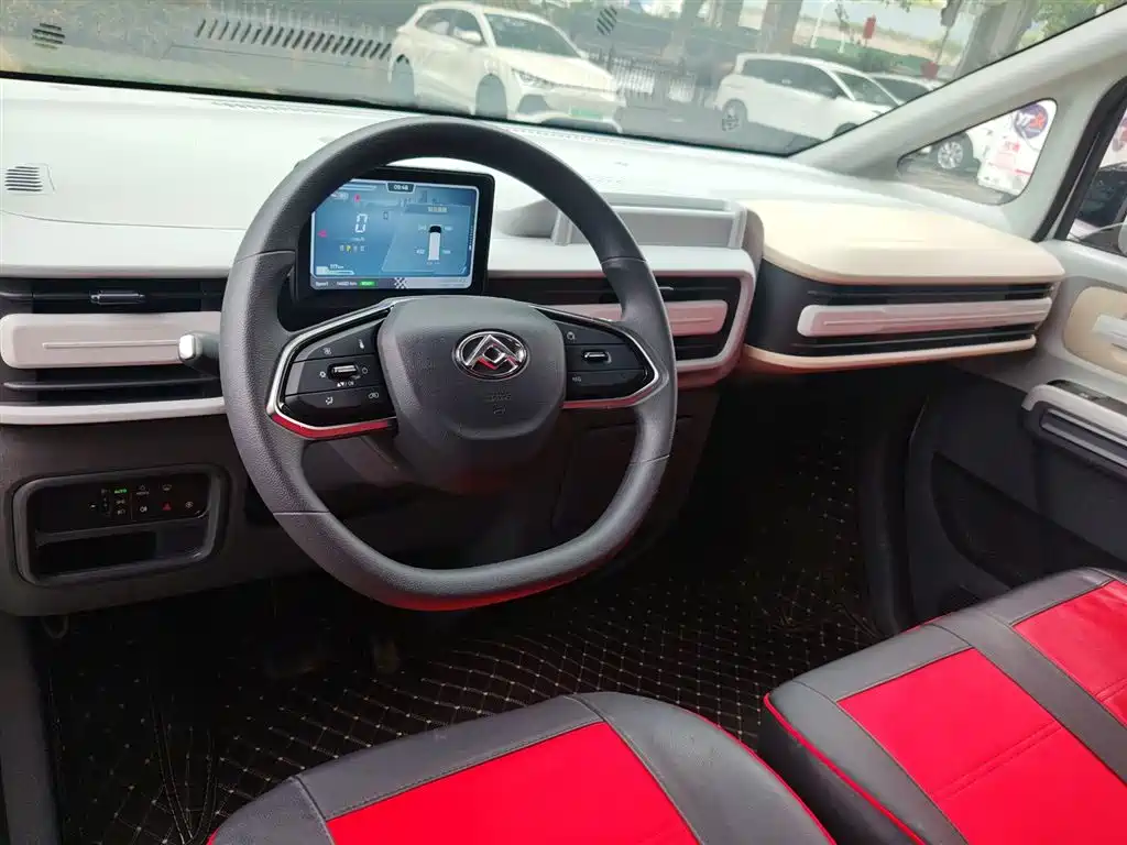 SAIC Maxus Dana V1 2025 Low Roof Multi-purpose Version 42kWh фото 6