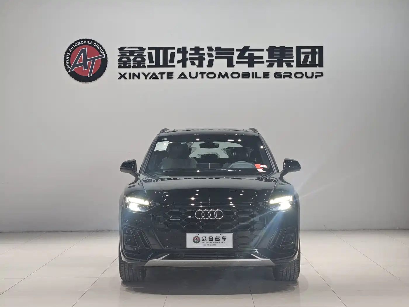 Audi Q5L 2024 Model 40 TFSI Luxury Dynamic фото 3