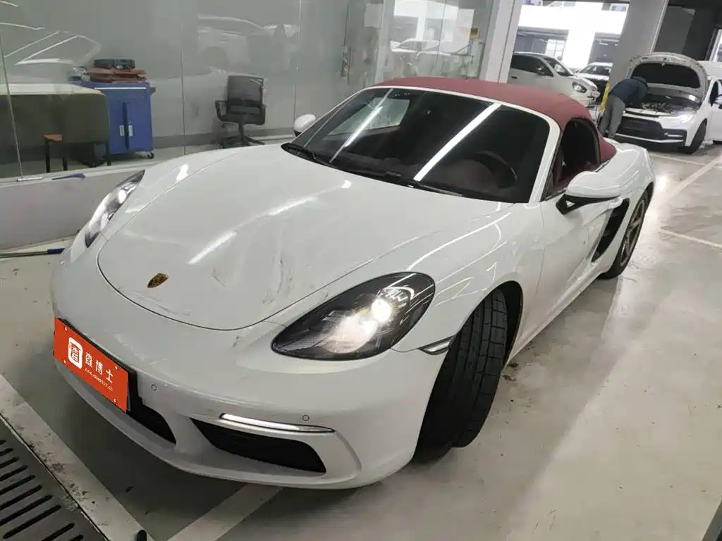 PORSCHE 718