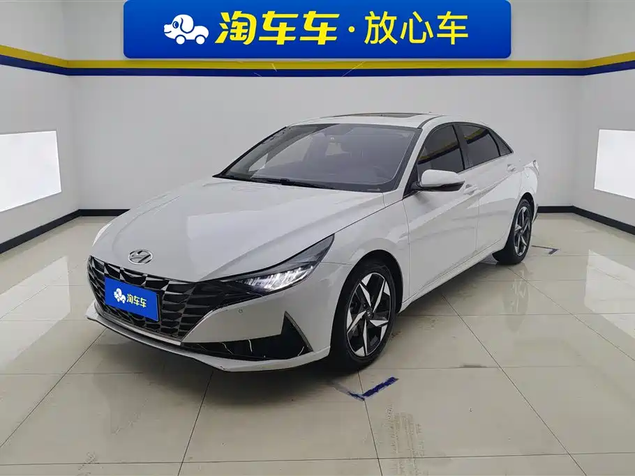 Hyundai Elantra 2021 1.5L CVT LUX Premium Edition