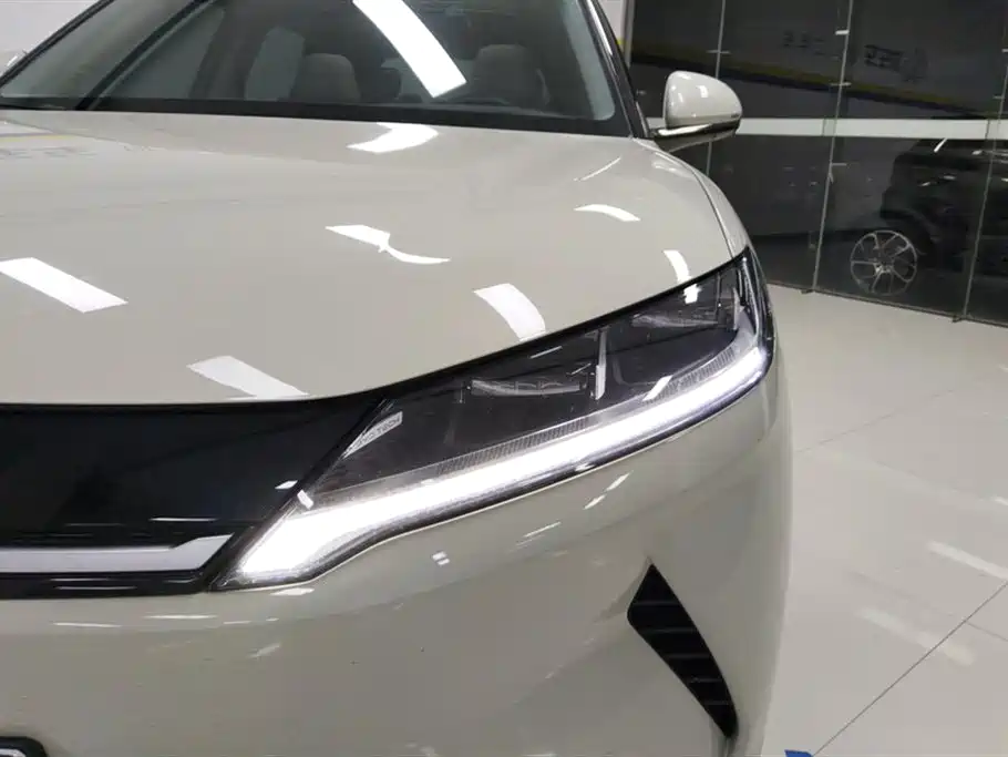 BYD Yuan UP 2024 401KM Surpass Edition фото 5