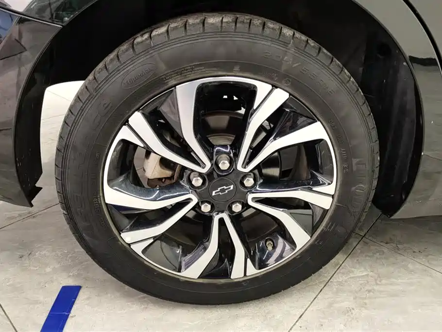Chevrolet Monza 2019 RS 330T Auto Smooth Edition China VI фото 6
