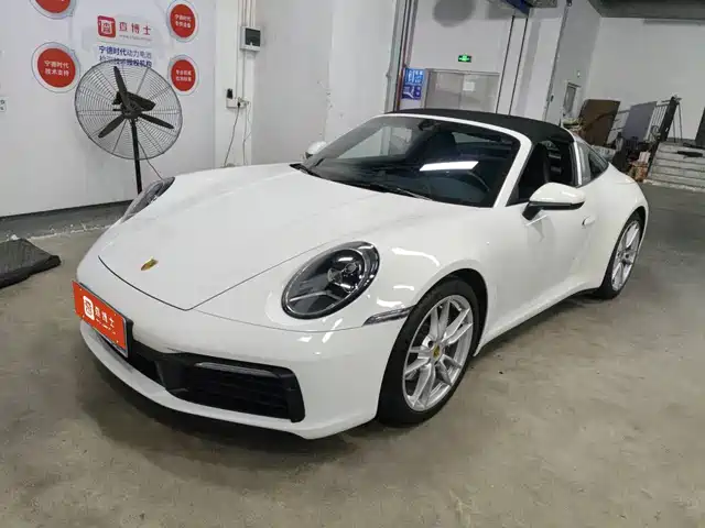 Porsche 911 Targa 4 3.0T