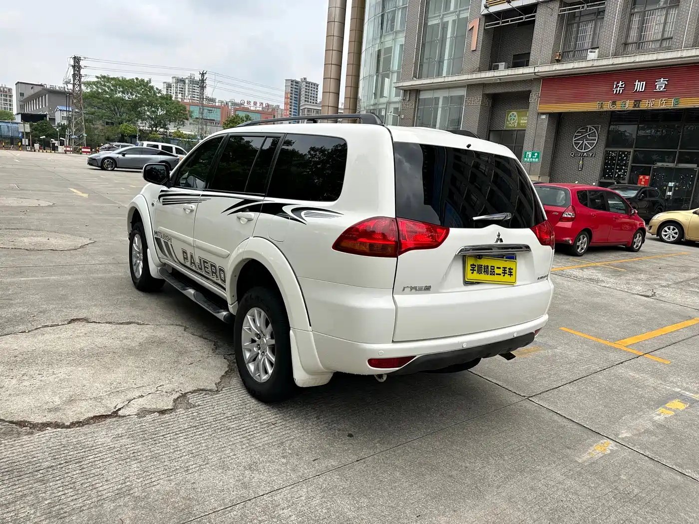Mitsubishi Pajero Sport 2013 3.0L Automatic 2WD Luxury фото 5