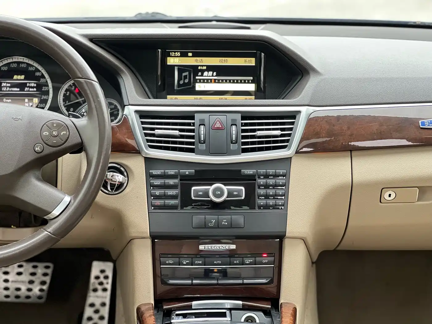 Mercedes-Benz E-Class 2012 E 200 L CGI Elegance фото 16
