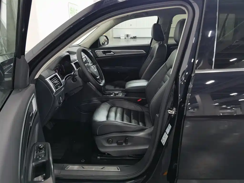 Volkswagen Teramont 2020 380TSI 4WD Luxury Edition China VI фото 10