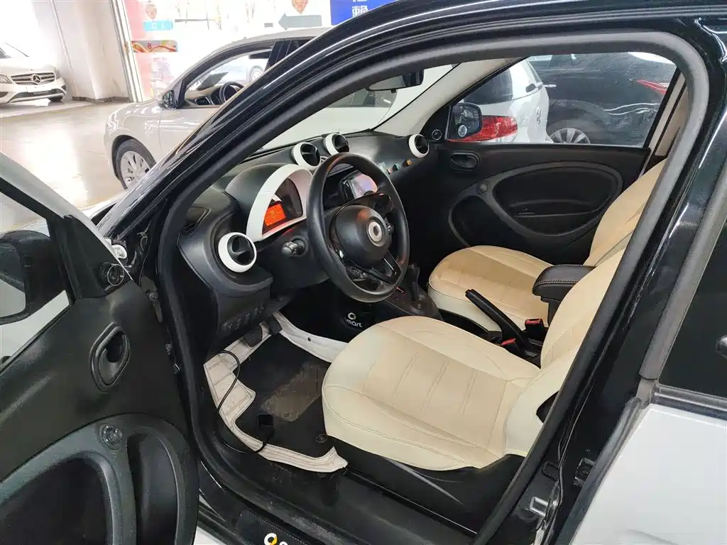 smart forfour 2019 2018 1.0L 52kW Agile Edition