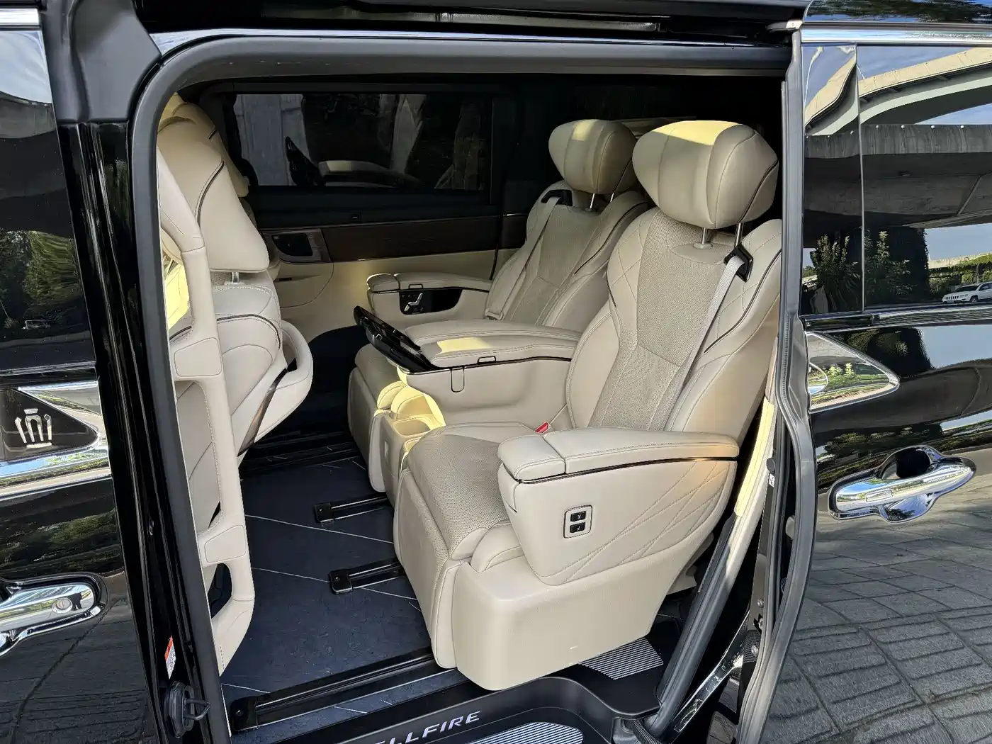Toyota Vellfire 2024 2024 Crown Hybrid 2.5L Executive Premium Edition