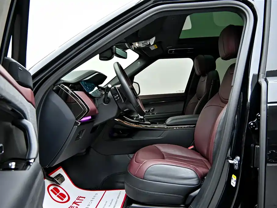 Land Rover Range Rover Sport 2025 400PS Hidden Edge Special Edition фото 11