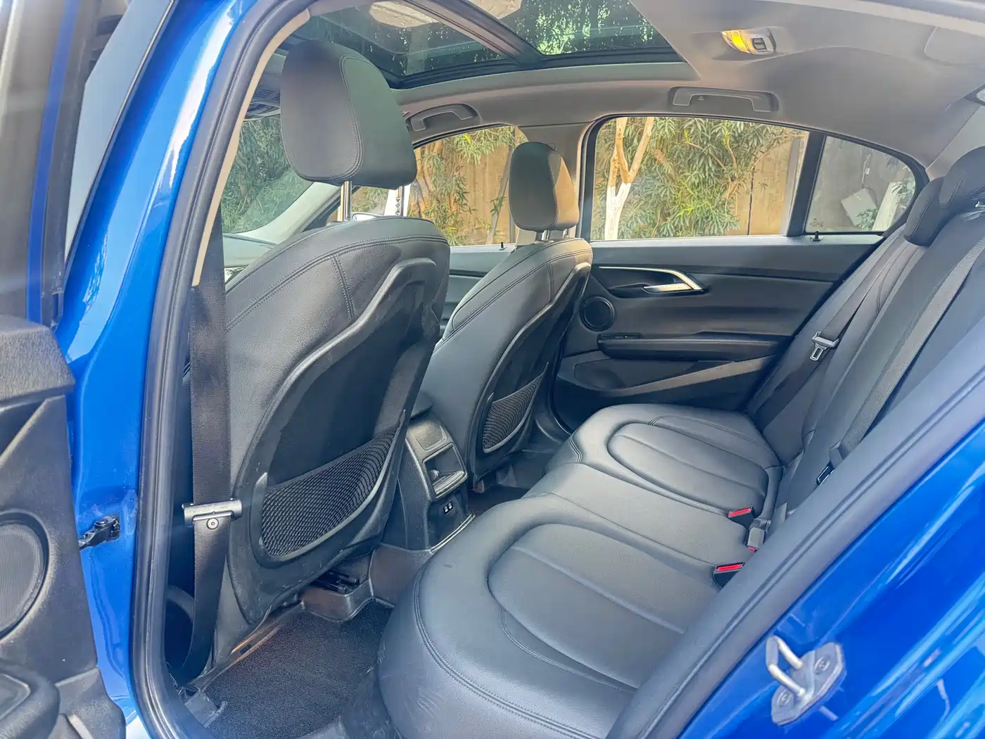 BMW 1 Series 2018 118i Sport Edition фото 9
