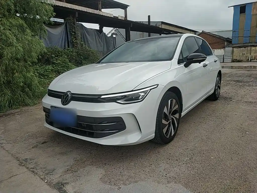Volkswagen Golf 2025 2025 Facelift 300TSI Pro