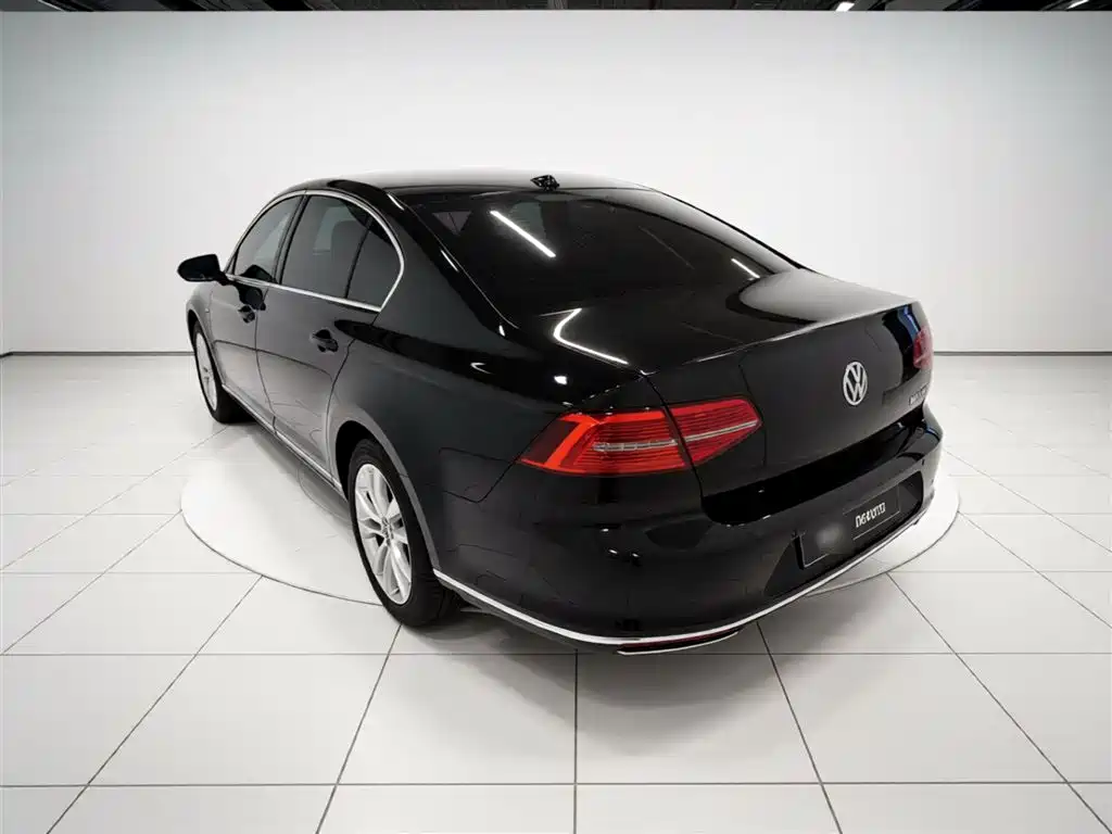 Volkswagen Magotan 2018 Facelift 330TSI DSG Luxury фото 9
