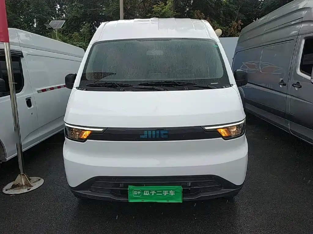 Jiangling E-Fushun 2025 2025 Clear Window Version 53.58kWh Medium Wheelbase Medium Roof