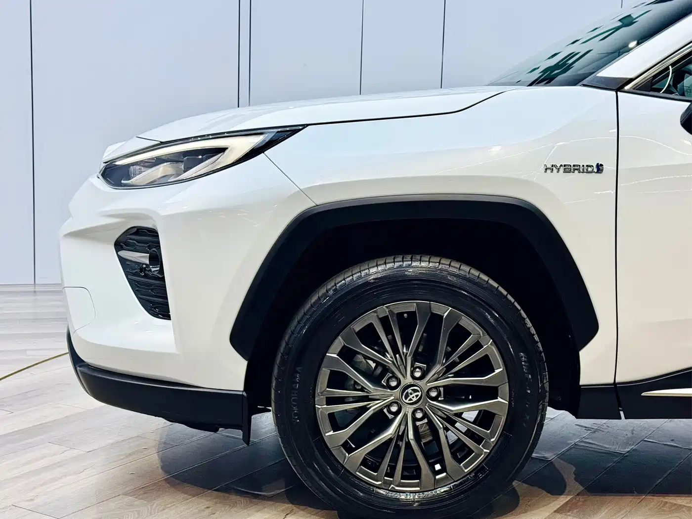 Toyota Wildlander 2023 Hybrid 2.5L E-CVT AWD Premium Edition фото 28
