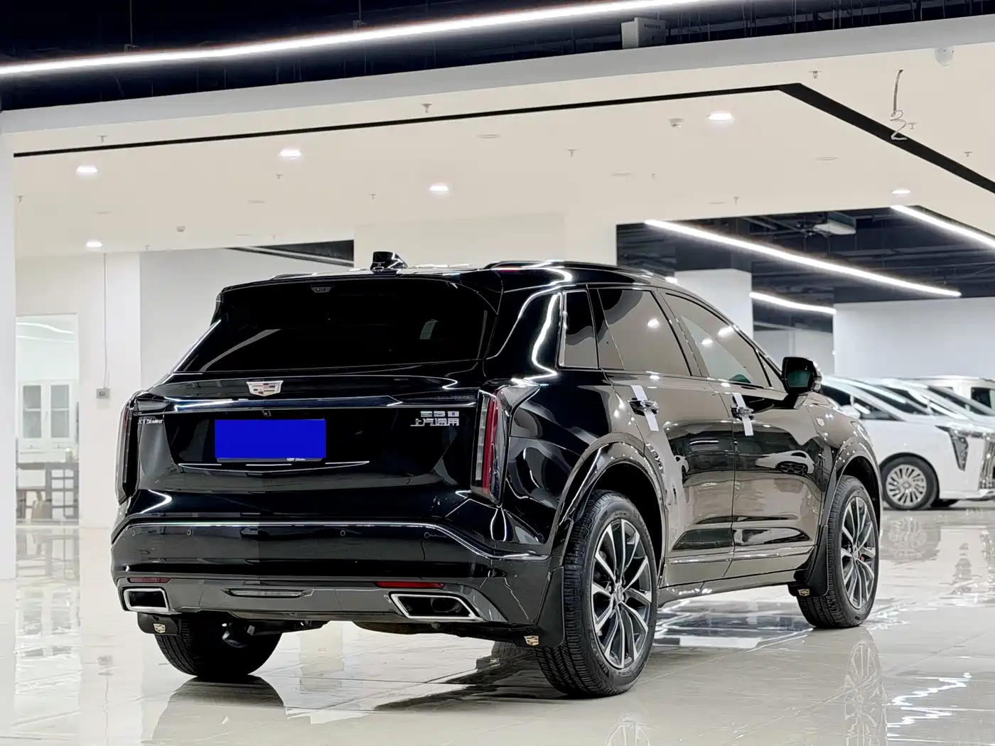 Photo 8 - Cadillac XT5