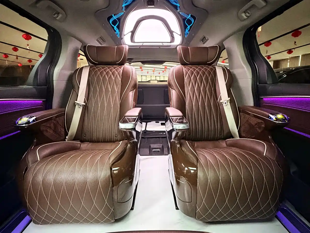 Toyota Sienna 2024 2.5L Hybrid Comfort Edition фото 11