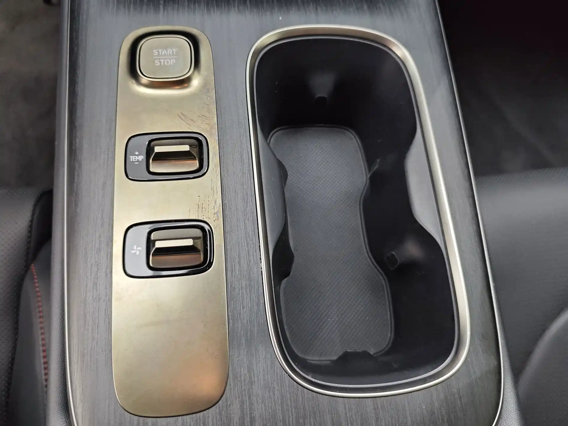 صورة 15 - Xiaomi SU7