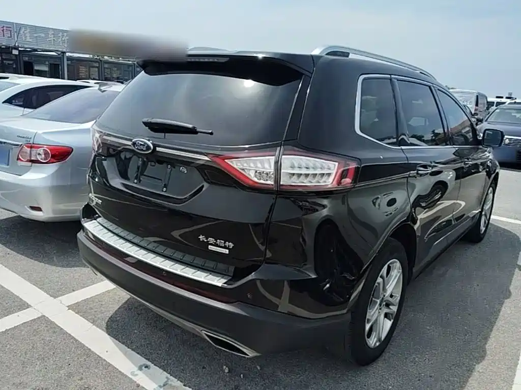 Фото 7 - Ford Edge