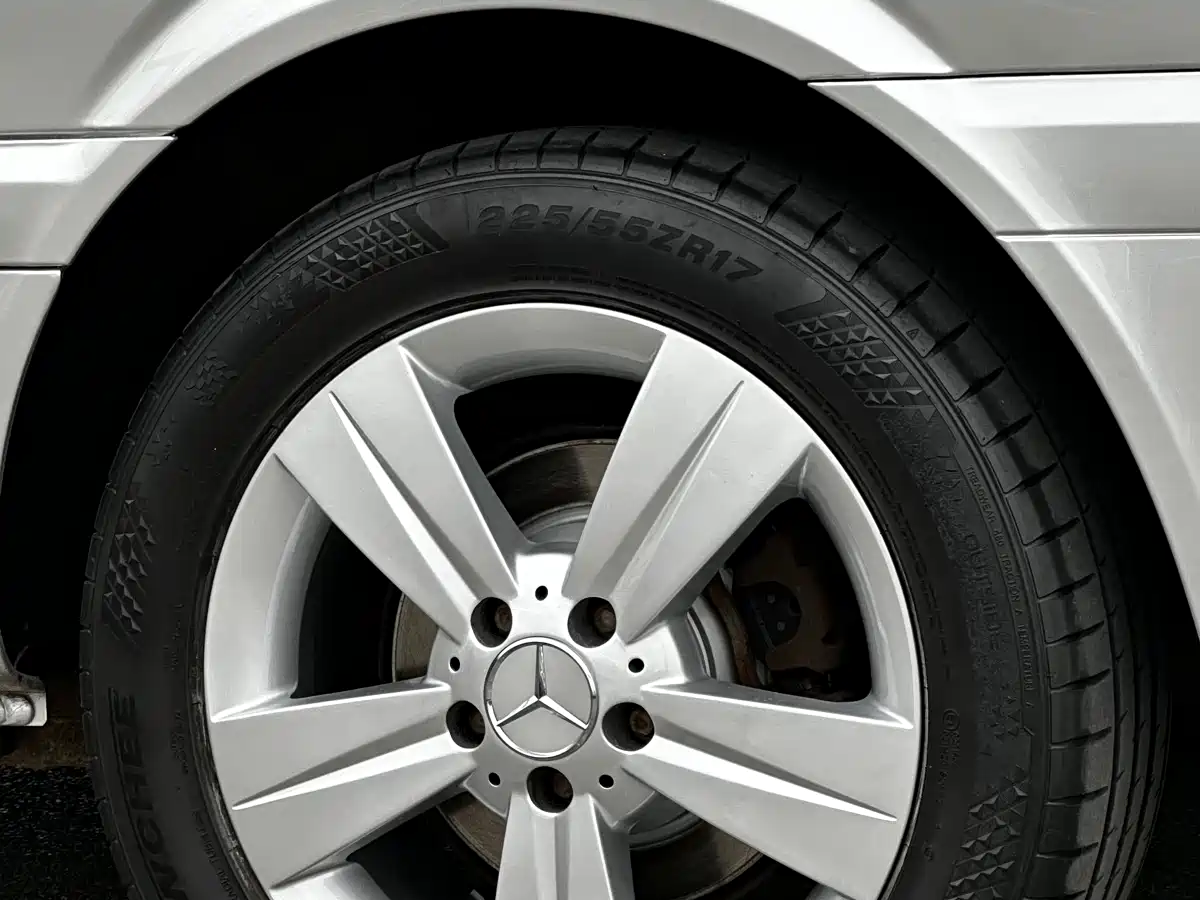Mercedes-Benz Viano 2012 2.5L Navigation Edition фото 17