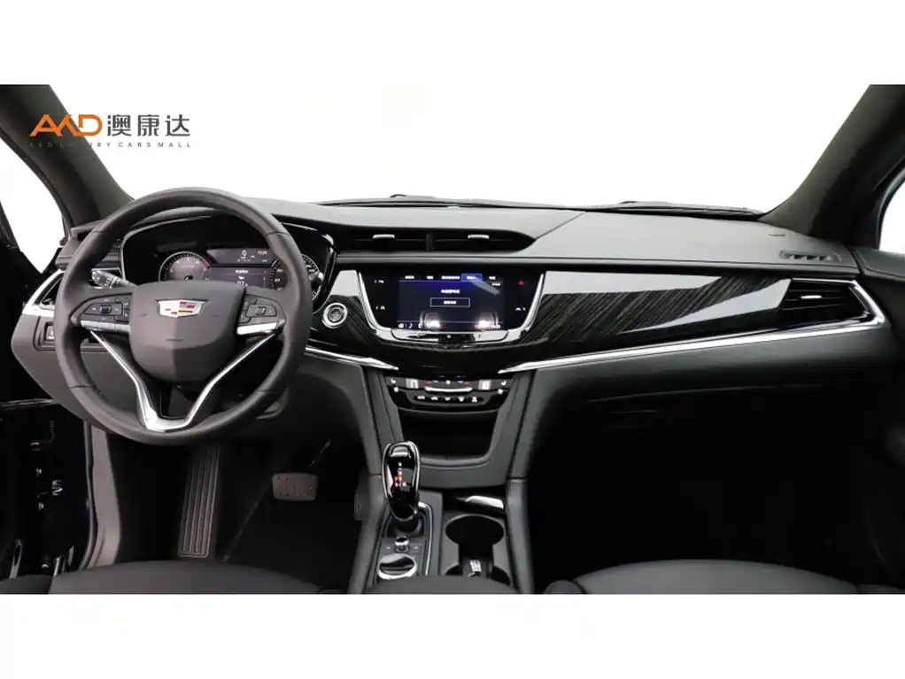 CADILLAC XT6