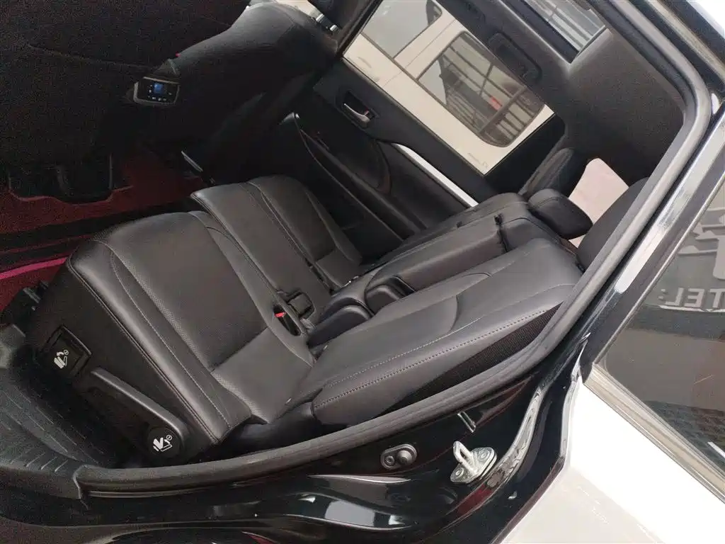 Toyota Highlander 2018 2.0T 4WD Premium 7-seater (China V) фото 17