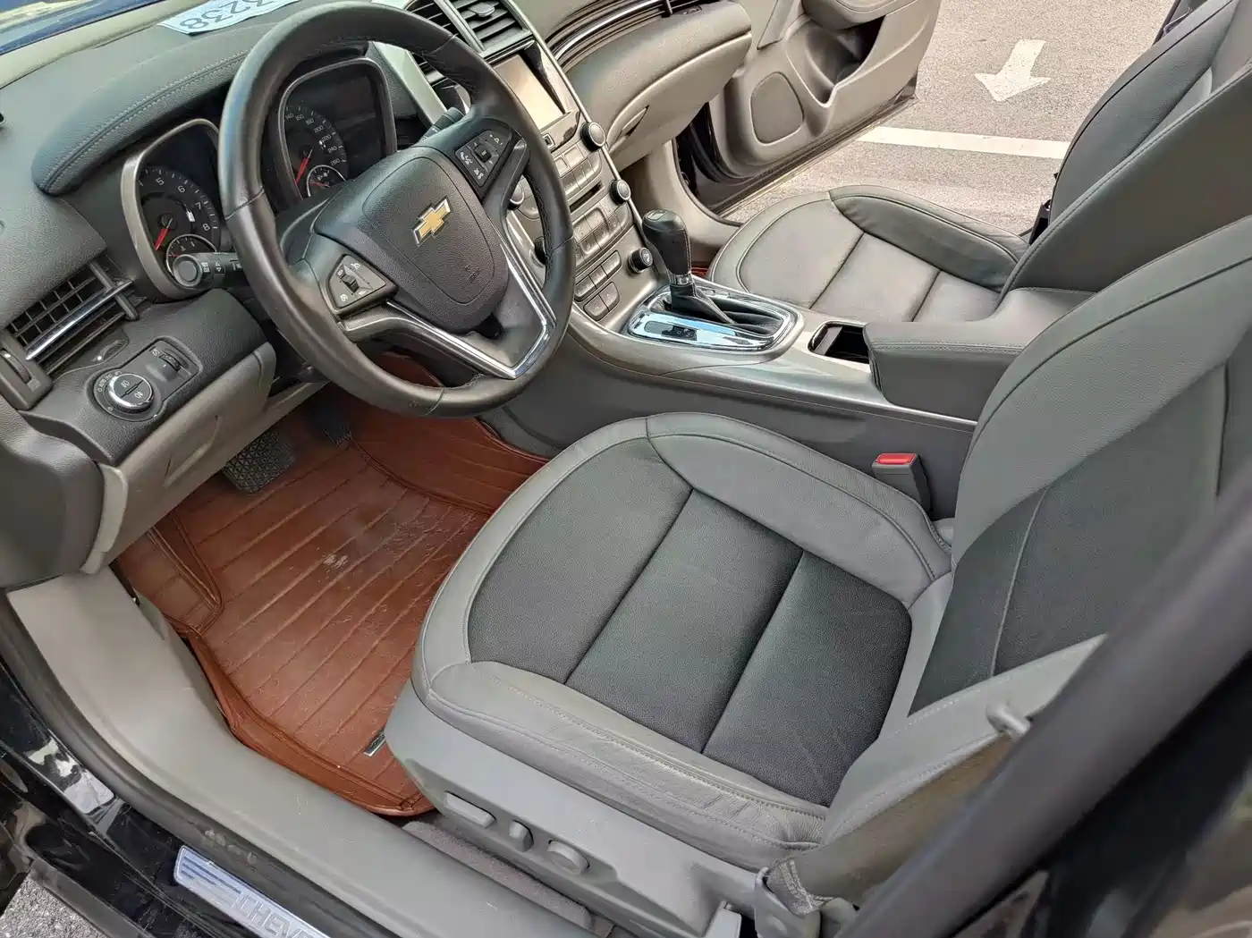 Chevrolet Malibu 2012 2.0L Automatic Luxury Edition фото 8