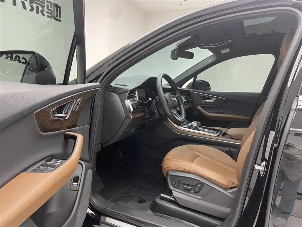 Audi Q7 2020 55 TFSI quattro S line Sport фото 17