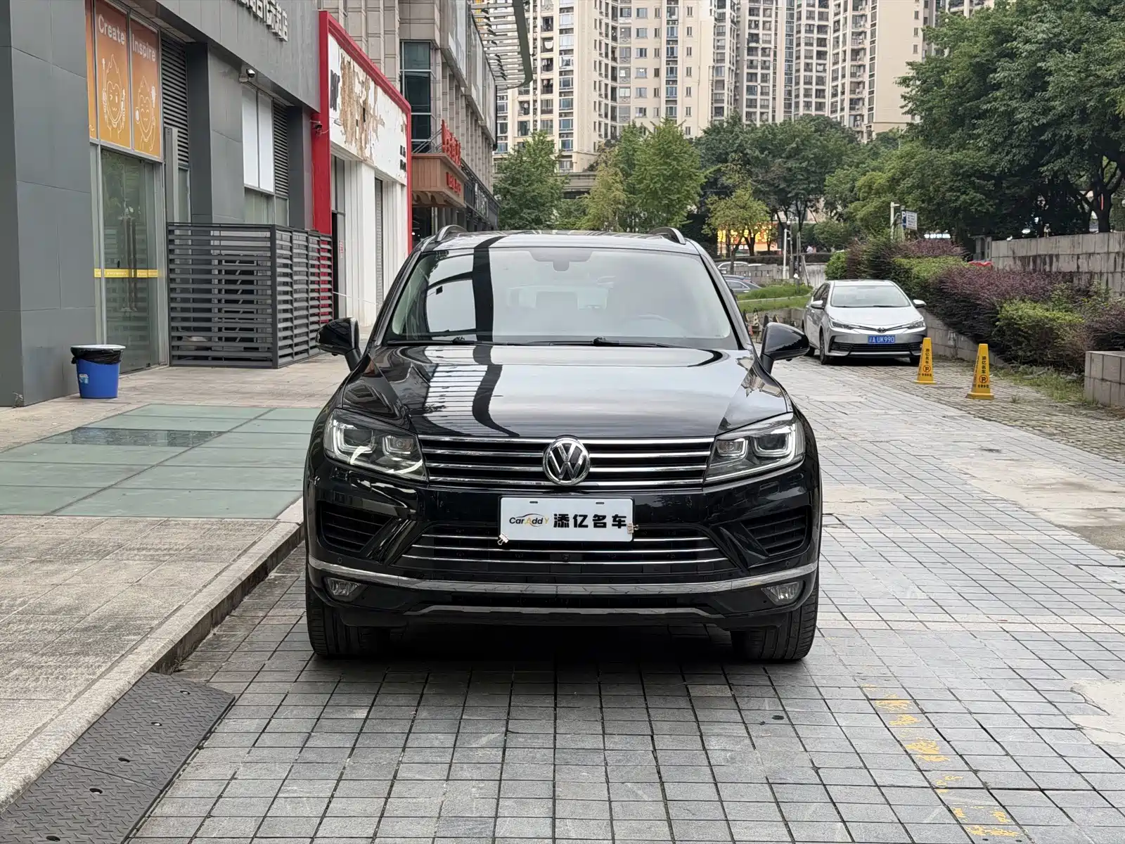 Фото 2 - Volkswagen Touareg