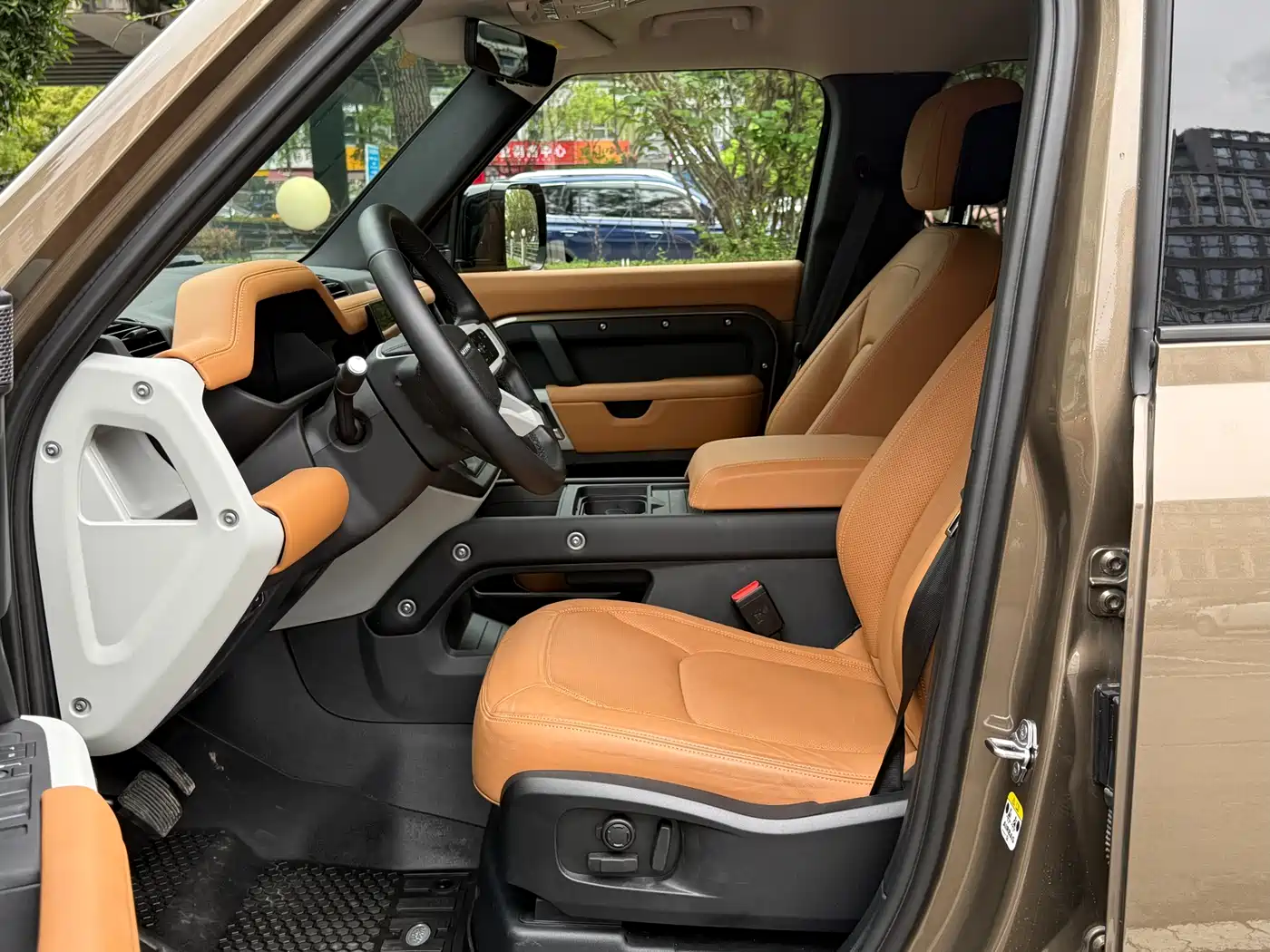 Land Rover Defender 2024 110 3.0T P400 Dark Special Edition фото 5