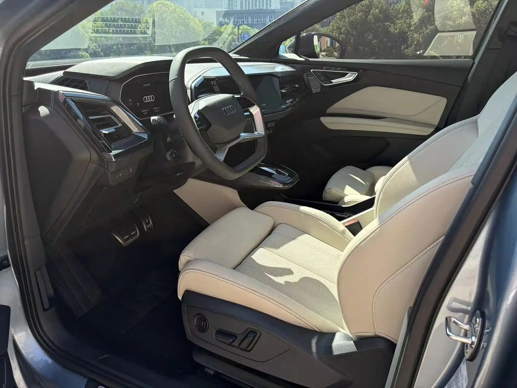 Фото 11 - Audi Q4 e-tron