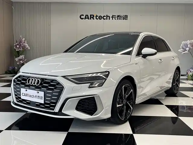 Audi A3 Sportback 35 TFSI, Стиль Спорт