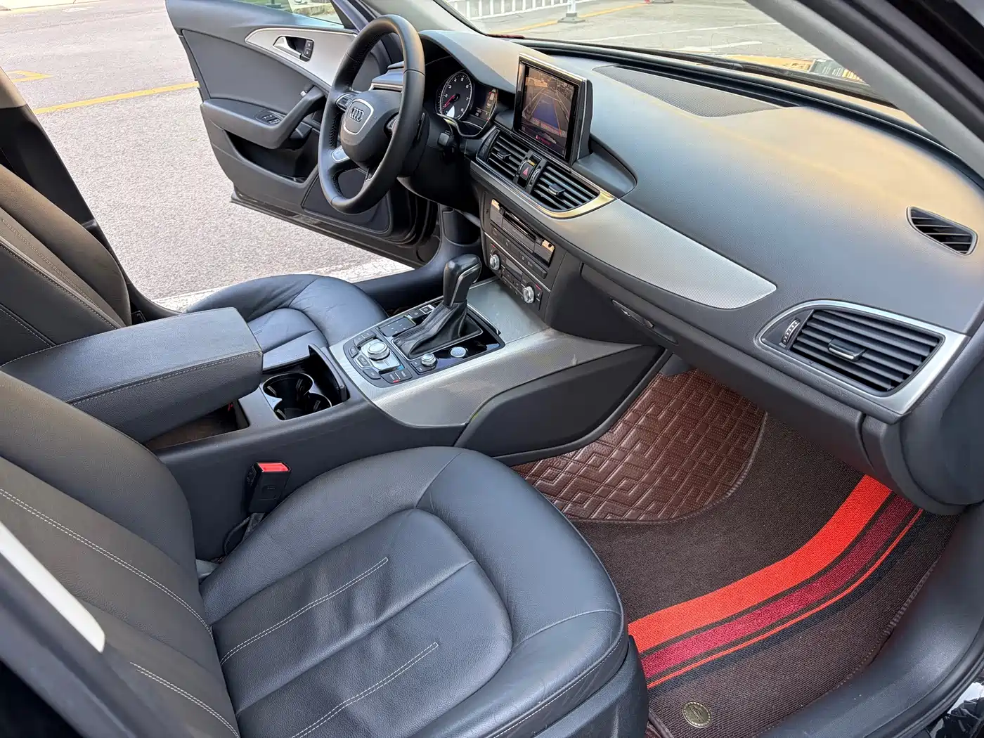 Photo 15 - Audi A6L