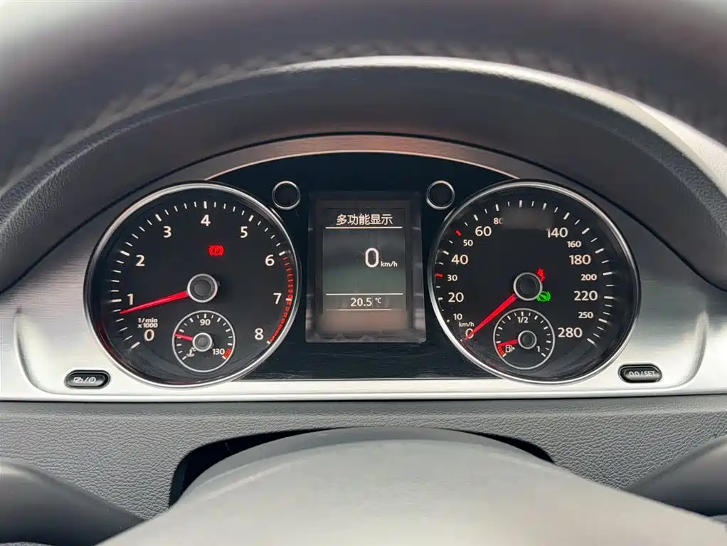 Volkswagen FAW-Volkswagen CC 2016 Model 1.8TSI Premium фото 5