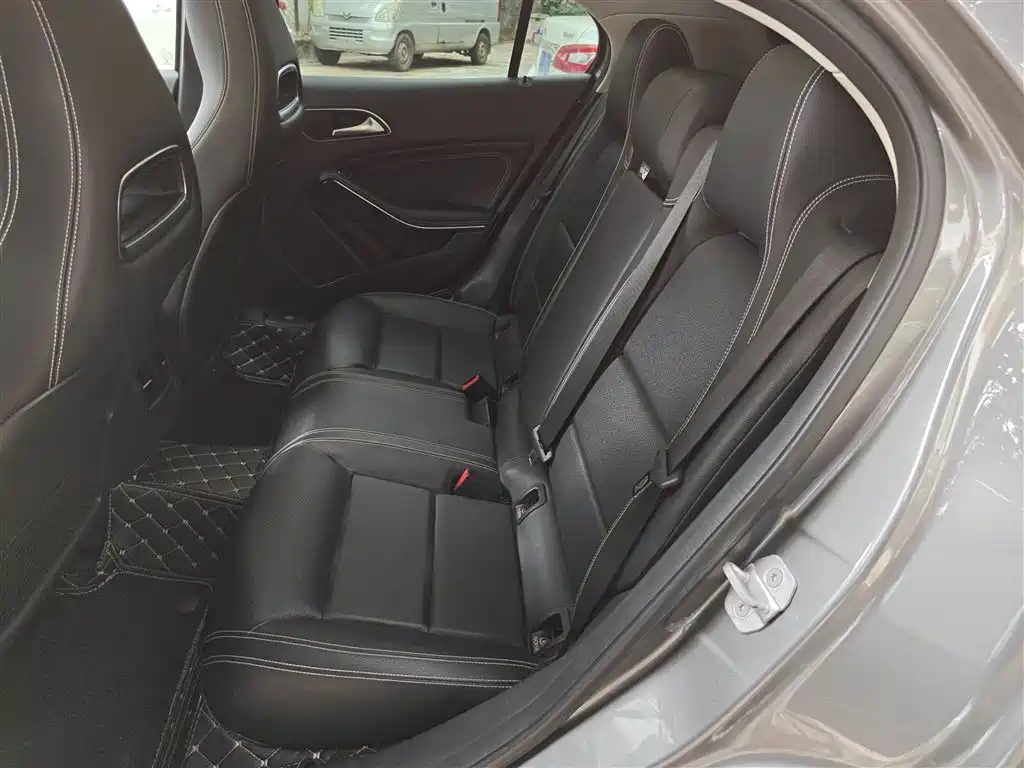 Mercedes-Benz GLA 2016 GLA 220 4MATIC Fashion фото 17