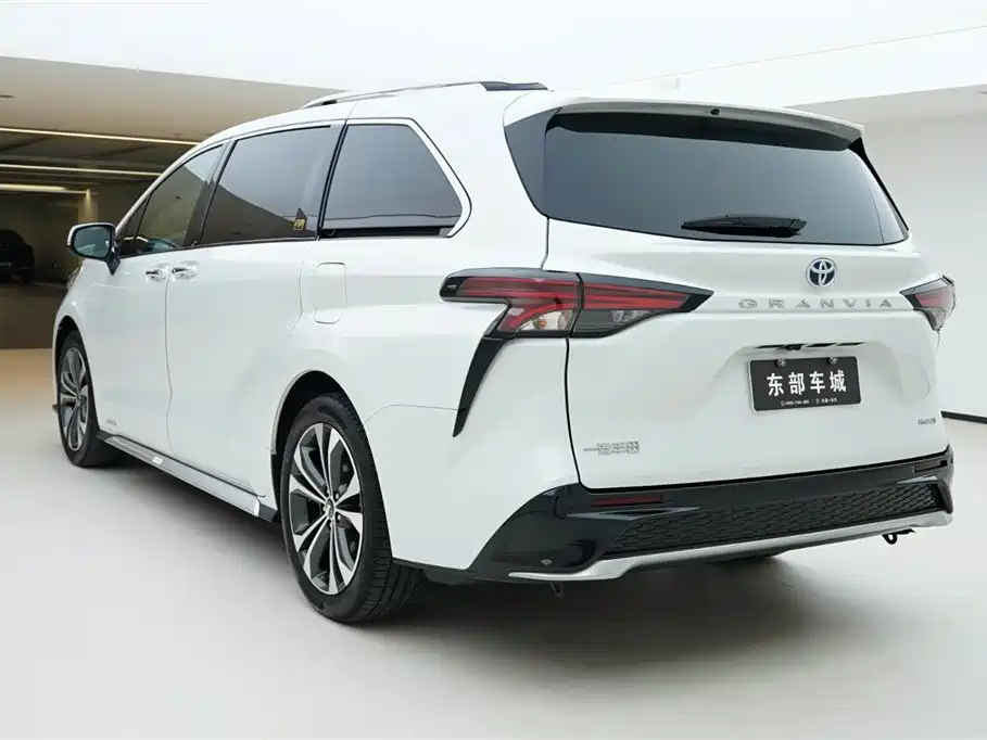 TOYOTA GREVIA