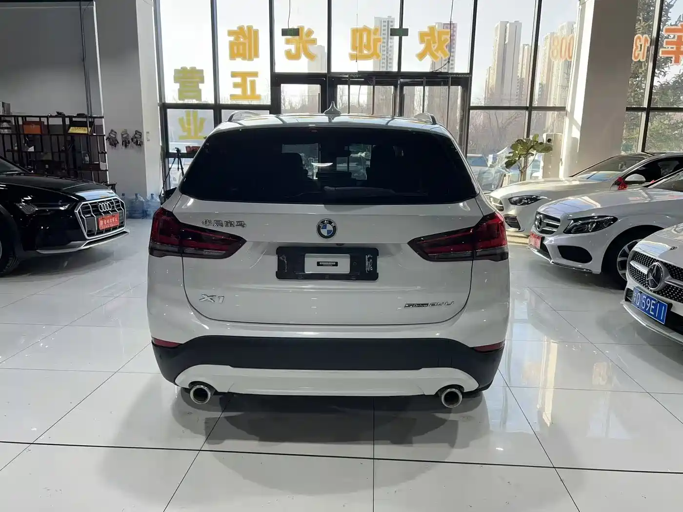 BMW X1 2021 sDrive25Li Leading фото 9